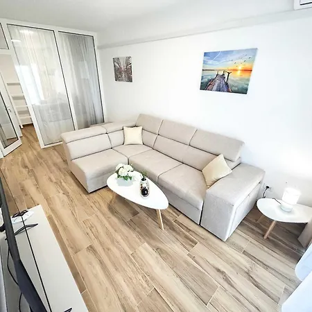 1241 Apartment